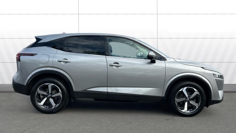 Nissan Qashqai 1.3 DiG-T MH N-Connecta 5dr Petrol Hatchback